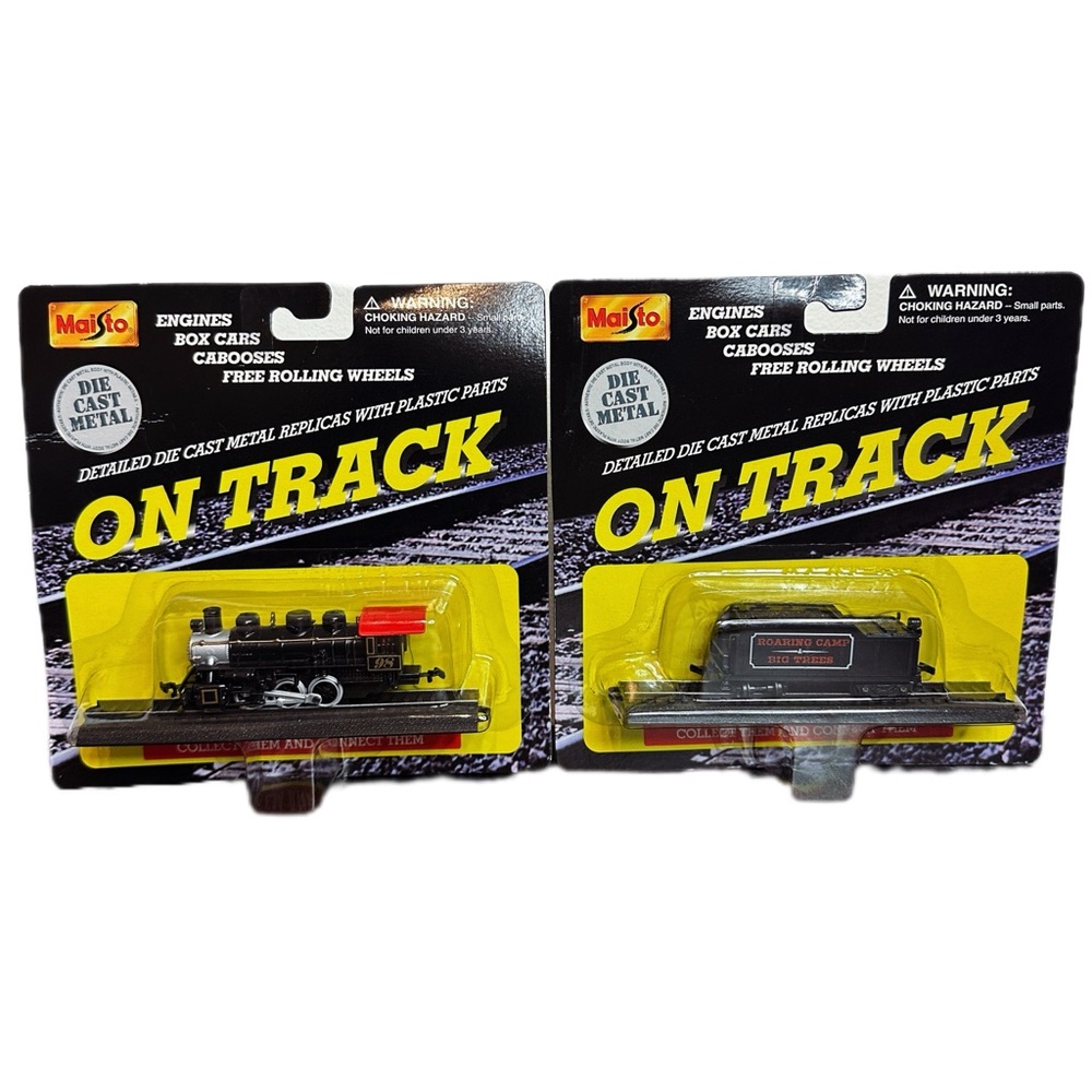 MAISTO ON TRACK LOT OF 2 DIECAST METAL TRAINS FREE ROLLING WHEELS 2000 NEW!